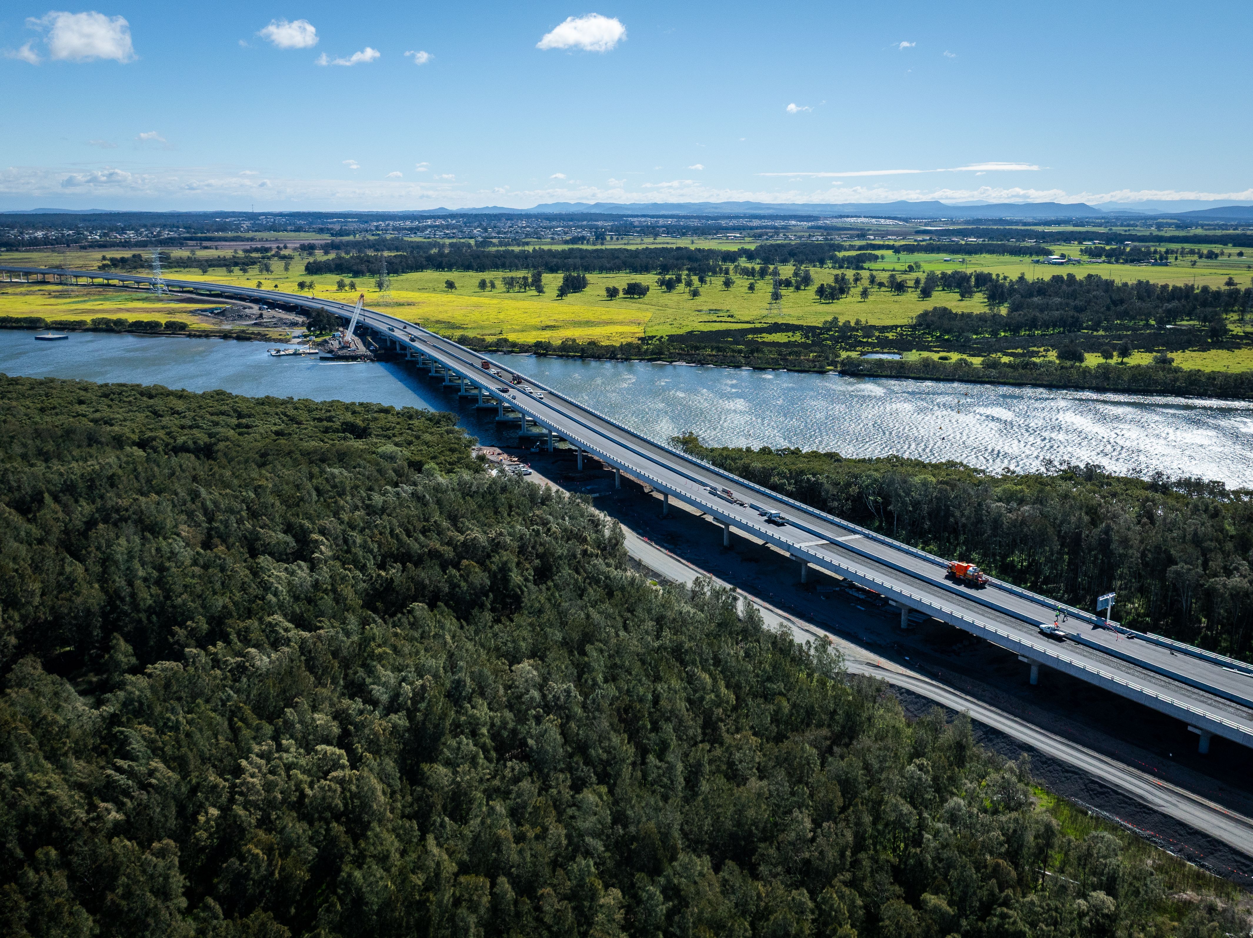 M1 Motorway Extension completed more than a year ahead of schedule